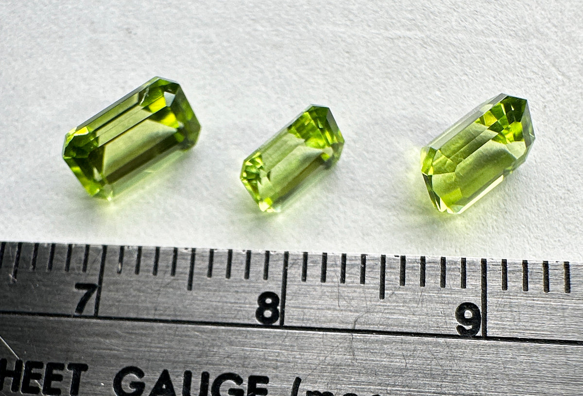 Peridot - Natural - Arizona - 2.8ct total