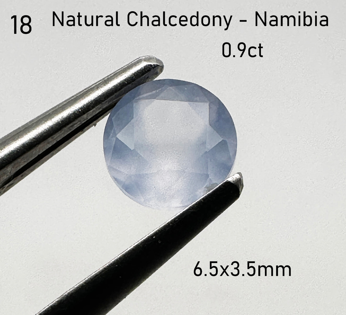 Chalcedony - Natural - Namibia - 0.9ct