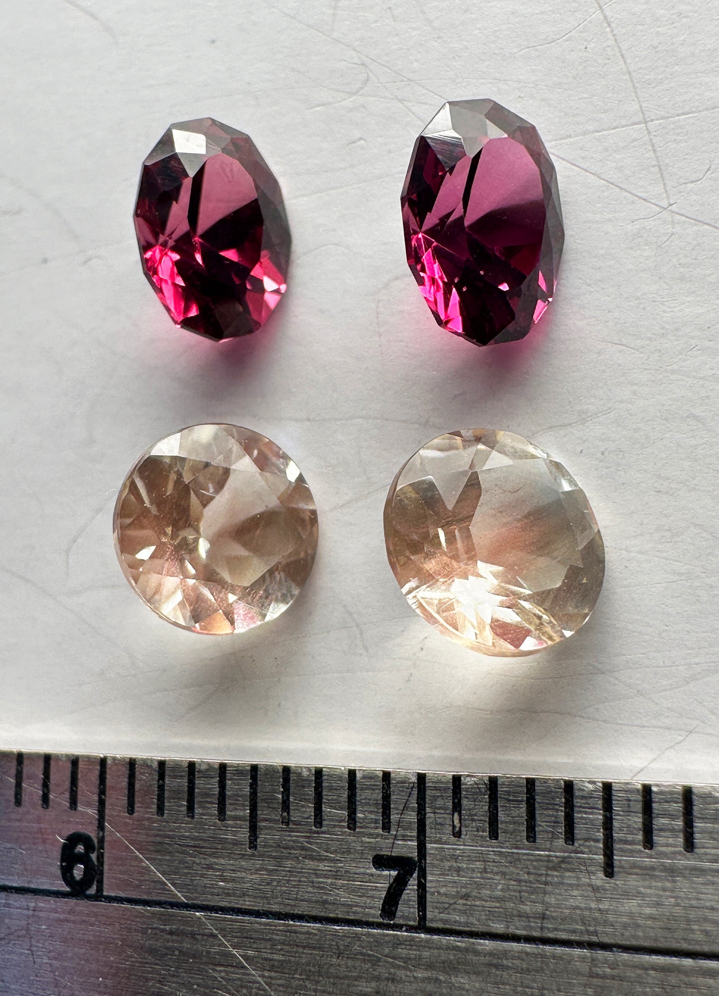 Sunstone - Natural - Tanzania - 1.5ct total Garnet - Natural - Tanzania - 1.8ct total