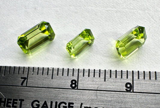 Peridot - Natural - Arizona - 2.8ct total