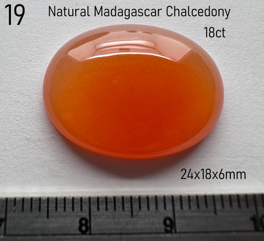 Chalcedony - Natural - Orange - Madagascar - 18ct