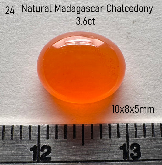 Chalcedony - Natural - Orange - Madagascar - 3.6ct