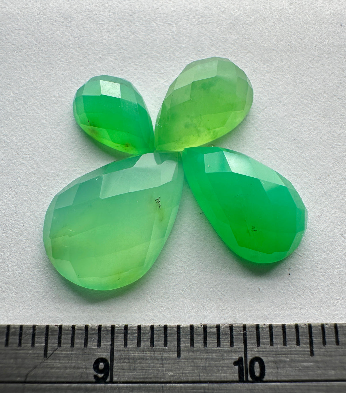 Chrysoprase - Natural - Australia - 9ct total