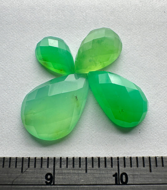 Chrysoprase - Natural - Australia - 9ct total